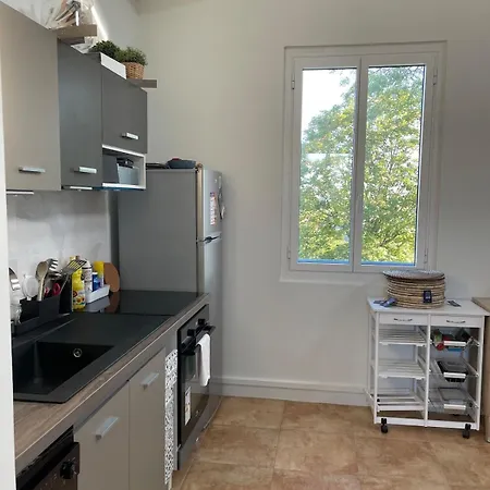 - 10 Minutes Paris מדון