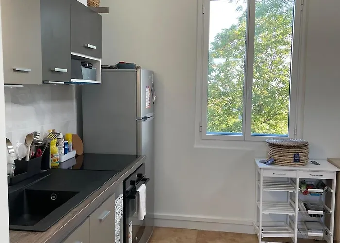 - 10 Minutes Paris מדון